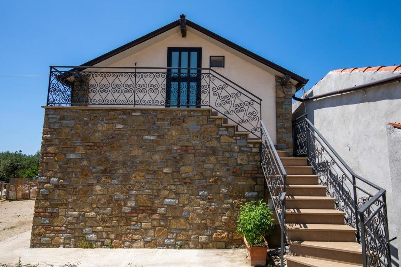 カステッラバーテ Madonna Della Scala Bed & Breakfast エクステリア 写真