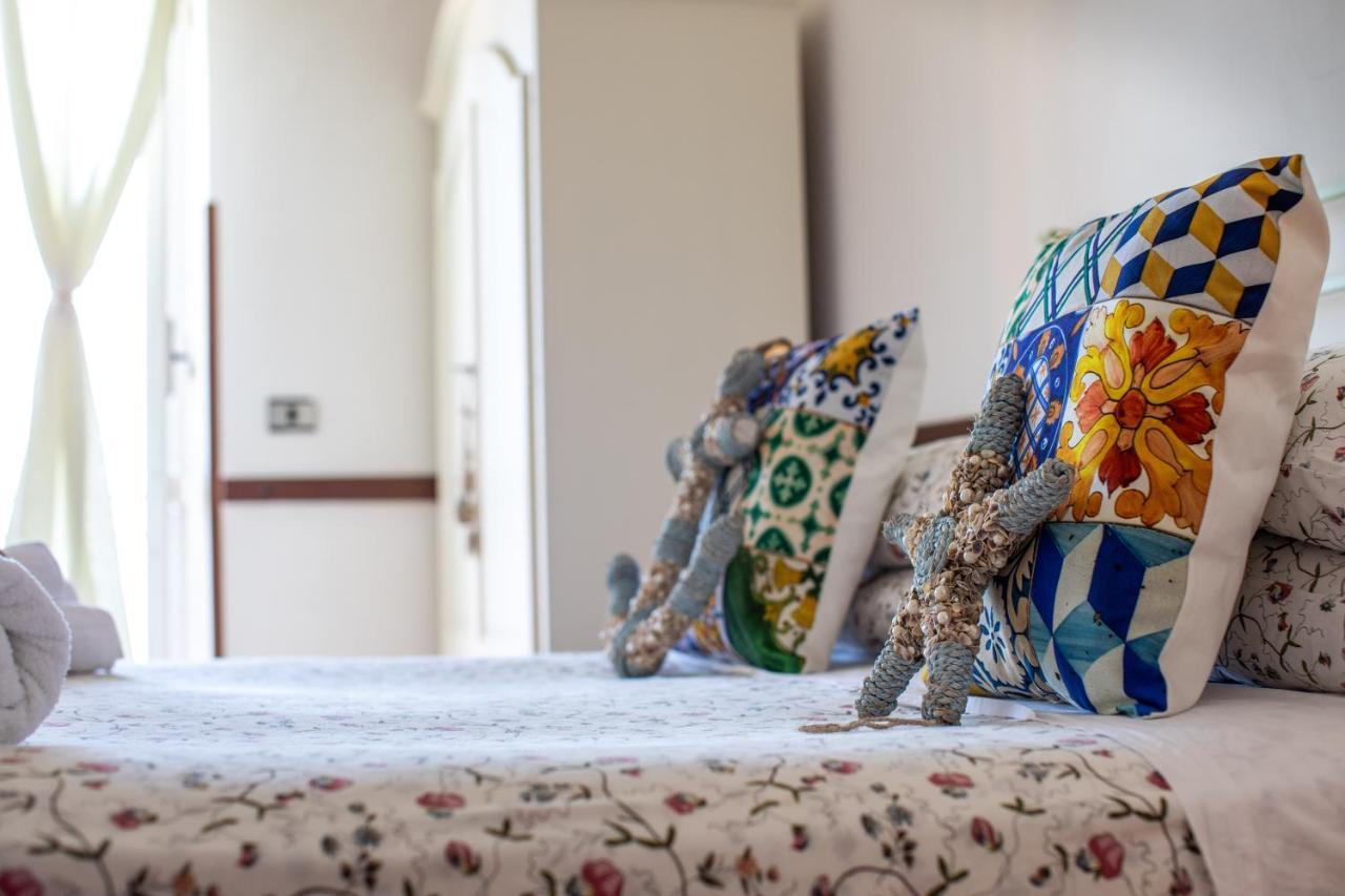 カステッラバーテ Madonna Della Scala Bed & Breakfast エクステリア 写真