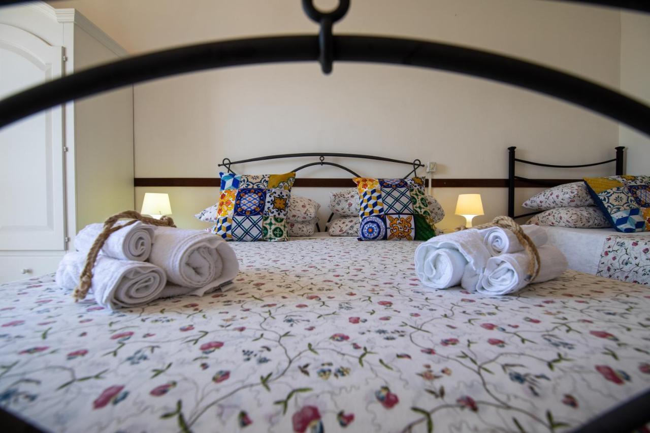 カステッラバーテ Madonna Della Scala Bed & Breakfast エクステリア 写真