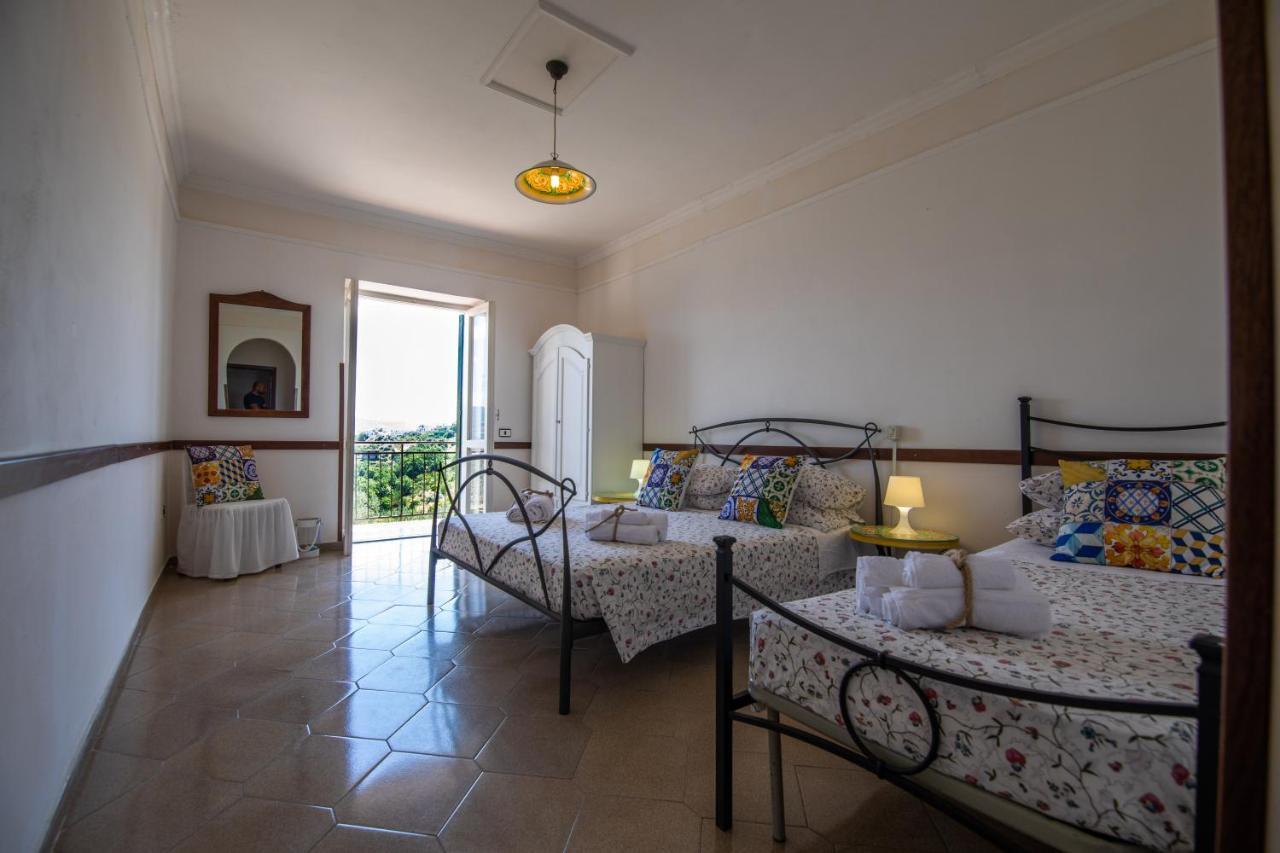 カステッラバーテ Madonna Della Scala Bed & Breakfast エクステリア 写真