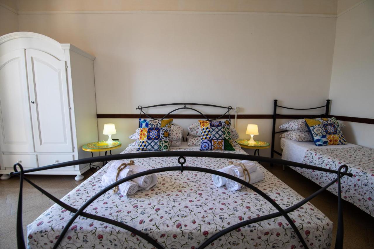 カステッラバーテ Madonna Della Scala Bed & Breakfast エクステリア 写真