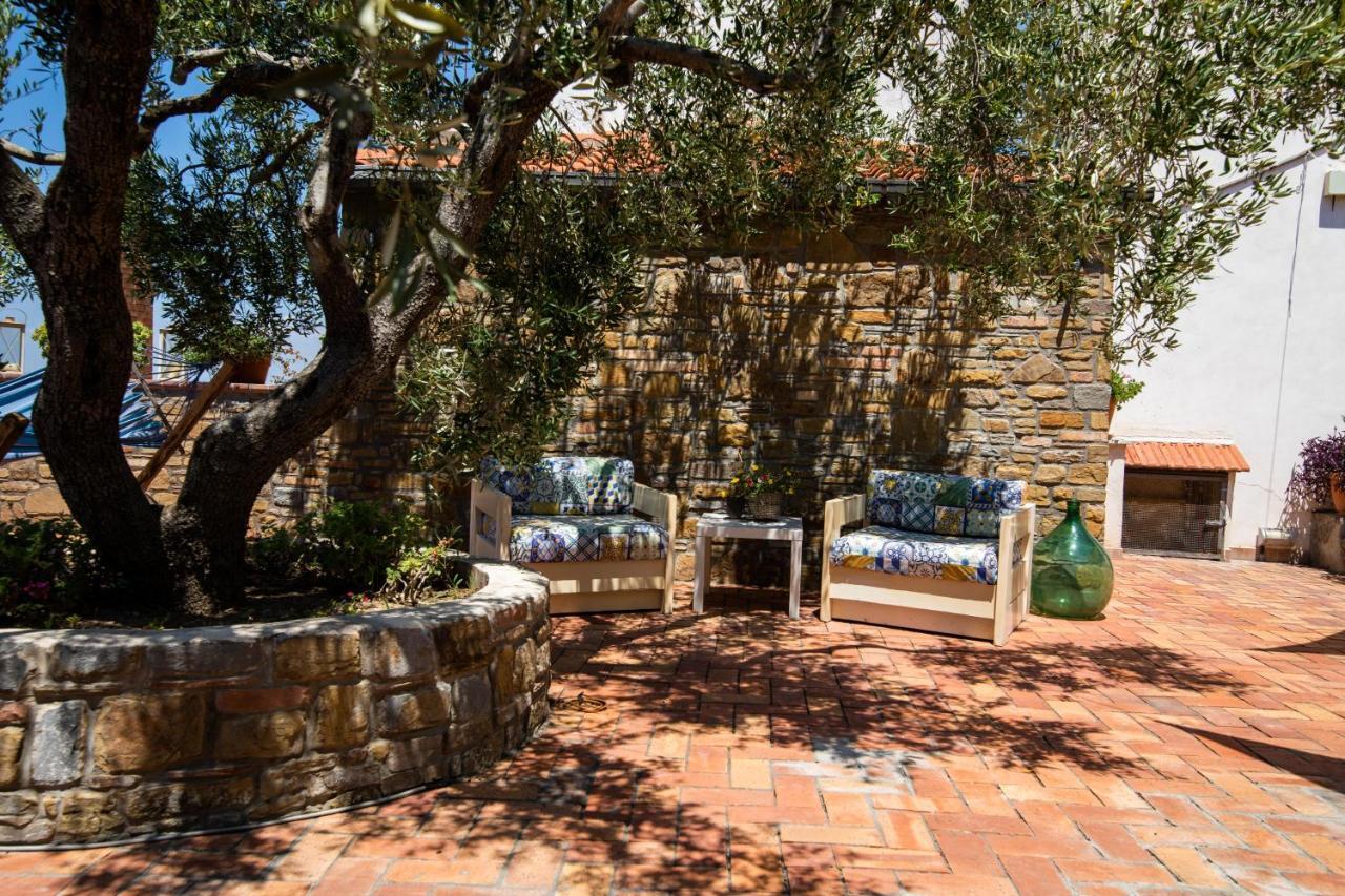 カステッラバーテ Madonna Della Scala Bed & Breakfast エクステリア 写真